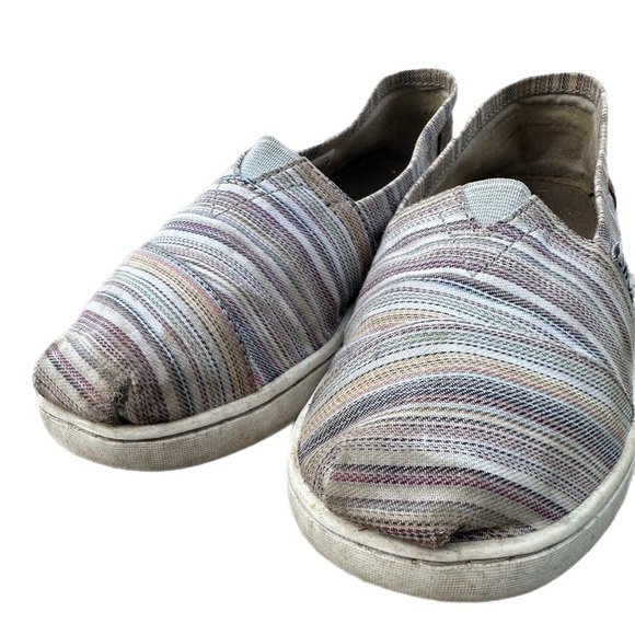 Toms Girls Slip On Shoes Size 2 - Picture 3 of 7